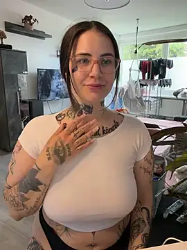 Snapshot of NyxTattoo chatting on May 2026 08:53:02 AM NyxTattoo online show from May 2026 08:53:02 AM
