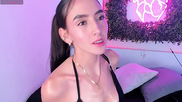 Snapshot of Itzel_Geneva chatting on February 2026 12:42:02 PM Itzel Geneva online show from February 2026 12:42:02 PM