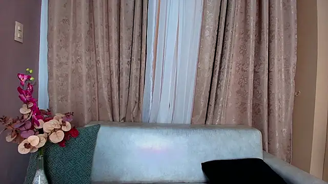 TessaMonroee online show from February 2026 06:28:02 PM