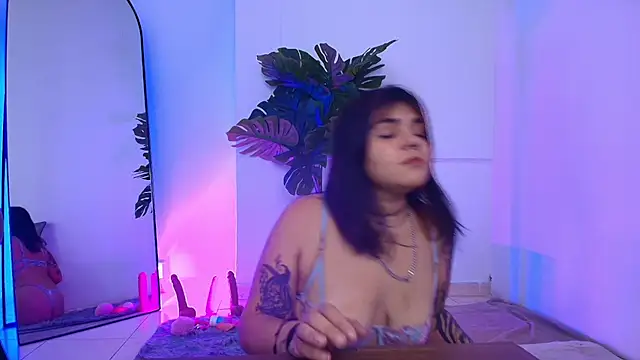 Dakota-bluu online show from February 2026 04:55:01 PM