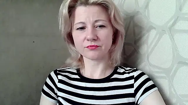 Snapshot of Kitti-Ellison chatting on January 2026 08:41:01 AM Kitti-Ellison online show from January 2026 08:41:01 AM