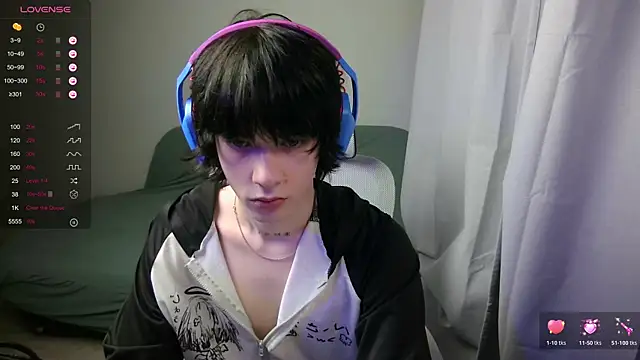 Snapshot of LeonBoykisser chatting on February 2026 12:09:02 PM LeonBoykisser online show from February 2026 12:09:02 PM