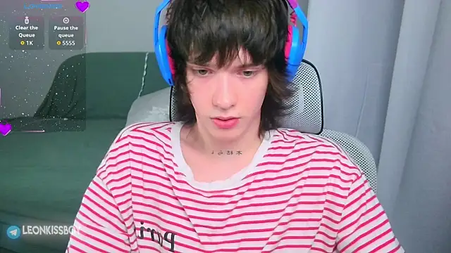 LeonBoykisser online show from July 2026 10:08:02 AM