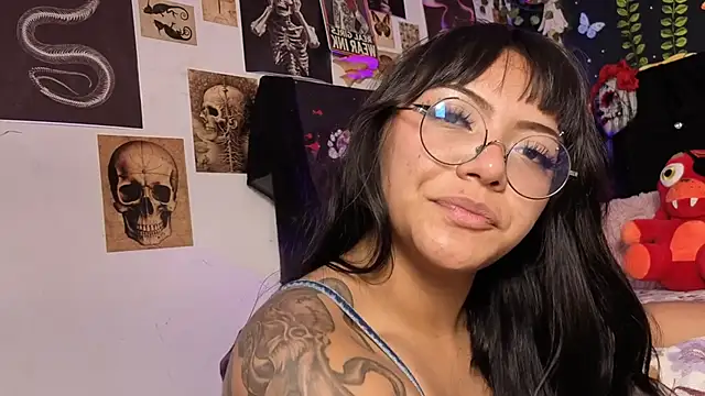 victoriia thompson online show from March 2026 09:14:01 PM