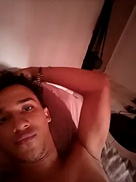 Snapshot of Luisthebigdick chatting on January 2026 03:27:01 PM Luisthebigdick online show from January 2026 03:27:01 PM