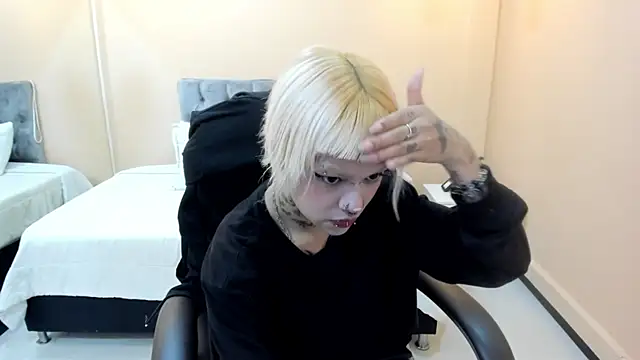 Bela Craxkerr online show from March 2026 01:17:01 PM