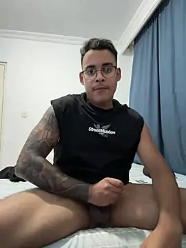 Snapshot of pornooyooo chatting on March 2026 05:01:02 AM pornooyooo online show from March 2026 05:01:02 AM