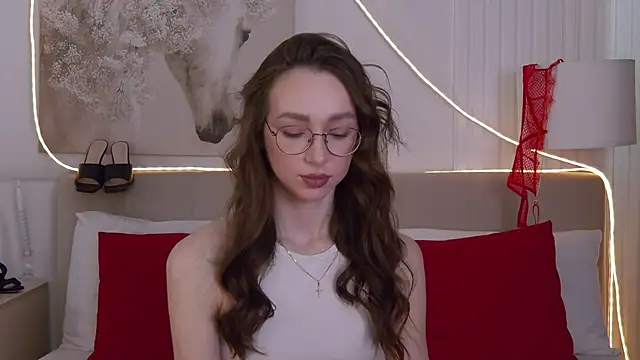 Emily Simon online show from April 2026 05:07:01 AM