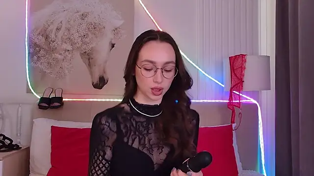 Snapshot of Emily_Simon chatting on May 2026 05:03:02 AM Emily Simon online show from May 2026 05:03:02 AM