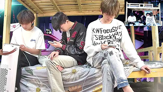 xiaohuangren01 online show from March 2026 04:53:02 AM