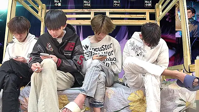 xiaohuangren01 online show from March 2026 05:44:01 AM