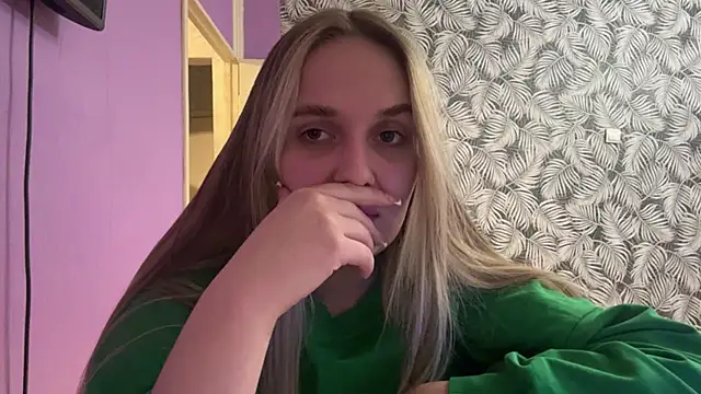 Snapshot of FelicidadChiariello chatting on January 2026 01:37:02 PM FelicidadChiariello online show from January 2026 01:37:02 PM