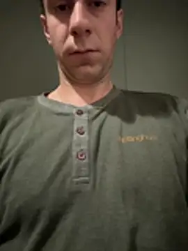 Snapshot of badCecio chatting on January 2026 04:17:01 AM badCecio online show from January 2026 04:17:01 AM