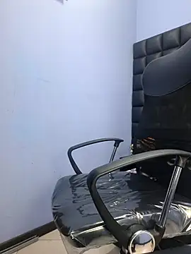 Snapshot of valenlopezz_ chatting on March 2026 03:34:01 AM valenlopezz online show from March 2026 03:34:01 AM