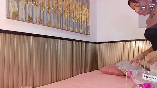 Scarlet Vixen  online show from February 2026 01:10:01 PM