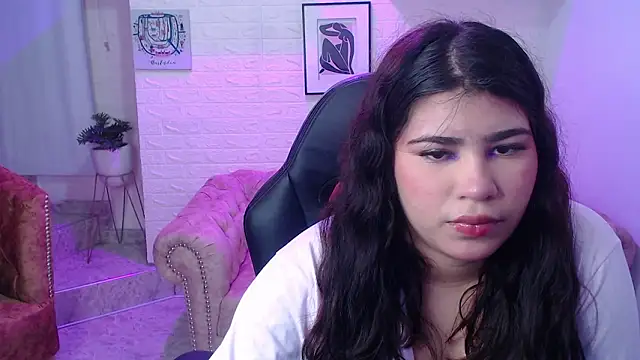 carolineeh  online show from January 2026 09:51:01 PM