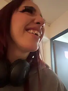 Snapshot of elodie_rouge chatting on March 2026 12:11:01 PM elodie rouge online show from March 2026 12:11:01 PM