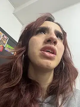 Snapshot of elodie_rouge chatting on June 2026 11:31:01 AM elodie rouge online show from June 2026 11:31:01 AM