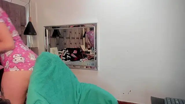 JenniQ69 online show from February 2026 01:49:01 PM