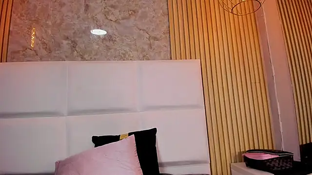 Zoehoney hl online show from March 2026 05:15:02 AM