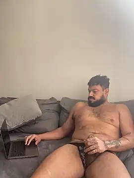 Snapshot of latinCuplex chatting on February 2026 12:01:02 PM latinCuplex online show from February 2026 12:01:02 PM