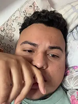 Snapshot of Mikelmore chatting on January 2026 04:05:02 AM Mikelmore online show from January 2026 04:05:02 AM