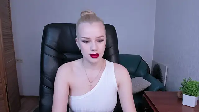 Snapshot of Stacy_Western chatting on February 2026 01:06:01 PM Stacy Western online show from February 2026 01:06:01 PM