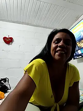 Snapshot of Zeyllyjhonson chatting on June 2026 11:30:02 PM Zeyllyjhonson online show from June 2026 11:30:02 PM