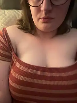 Snapshot of lucycomestrue chatting on July 2026 12:17:02 AM lucycomestrue online show from July 2026 12:17:02 AM