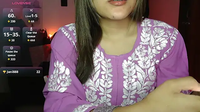 Snapshot of _Maanvi_ chatting on May 2026 11:54:01 PM Maanvi online show from May 2026 11:54:01 PM