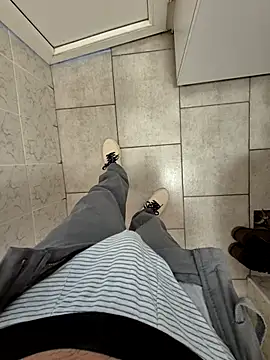 Snapshot of vali23 chatting on February 2026 11:22:02 AM vali23 online show from February 2026 11:22:02 AM