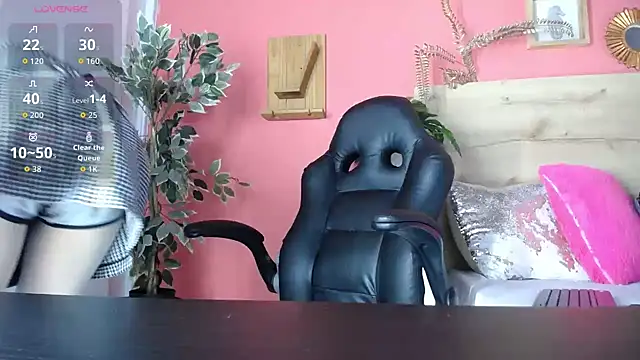 maria Turner1 online show from April 2026 10:21:02 AM