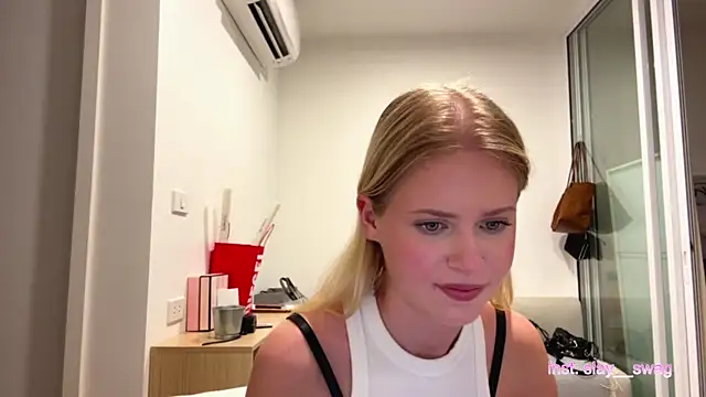 Snapshot of Slay_Swag chatting on February 2026 10:19:01 AM Slay Swag online show from February 2026 10:19:01 AM