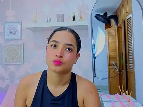 Emma Thompssonn online show from February 2026 12:01:02 PM