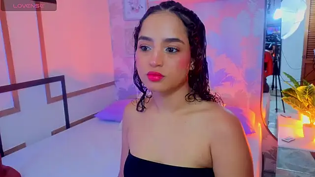 Snapshot of Emma_Thompssonn chatting on April 2026 11:57:02 AM Emma Thompssonn online show from April 2026 11:57:02 AM