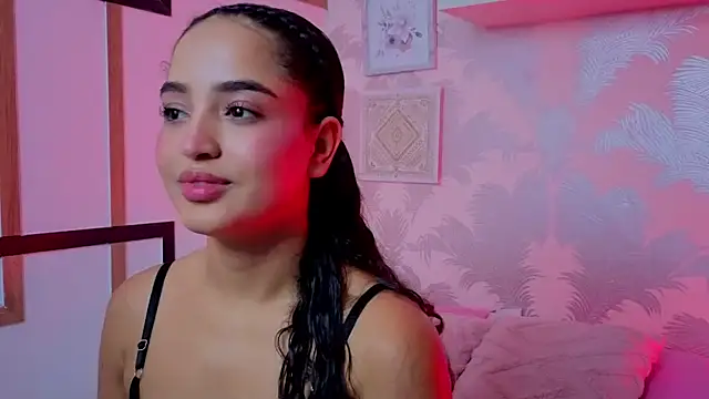 Snapshot of Emma_Thompssonn chatting on June 2026 12:19:01 PM Emma Thompssonn online show from June 2026 12:19:01 PM