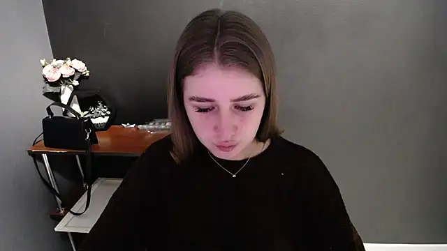 Sunny siren online show from February 2026 01:19:02 PM