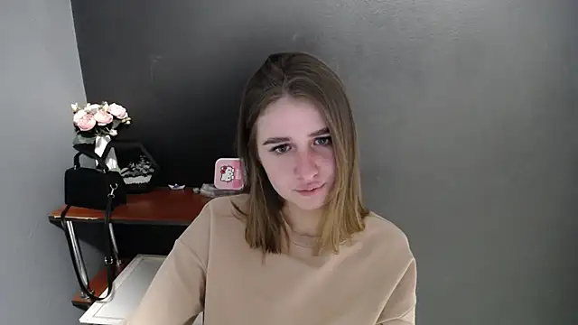 Sunny siren online show from February 2026 01:31:02 PM