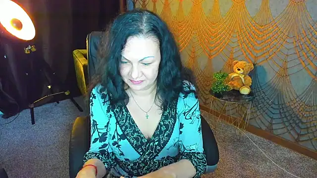 Snapshot of IrissMoon chatting on May 2026 02:45:01 PM IrissMoon online show from May 2026 02:45:01 PM