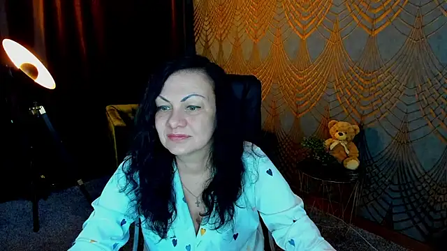 Snapshot of IrissMoon chatting on May 2026 05:31:02 PM IrissMoon online show from May 2026 05:31:02 PM