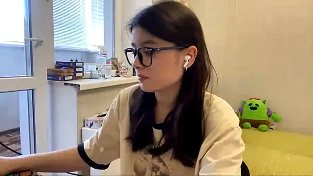 Snapshot of SaintMari chatting on June 2026 02:19:02 PM SaintMari online show from June 2026 02:19:02 PM