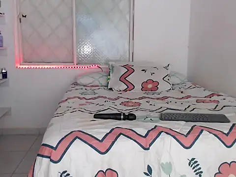 Snapshot of julieth_spencer1 chatting on January 2026 01:37:02 PM julieth spencer1 online show from January 2026 01:37:02 PM