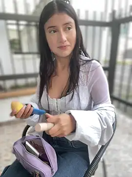 StrawberryPink  online show from April 2026 11:29:02 AM