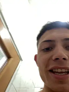 santiObrero online show from March 2026 03:29:02 PM