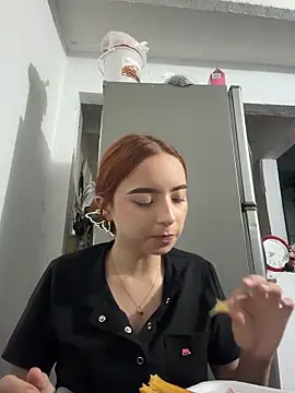 Carithooo online show from April 2026 11:07:01 PM