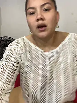 Snapshot of Helena-Paola chatting on July 2026 11:42:02 PM Helena-Paola online show from July 2026 11:42:02 PM