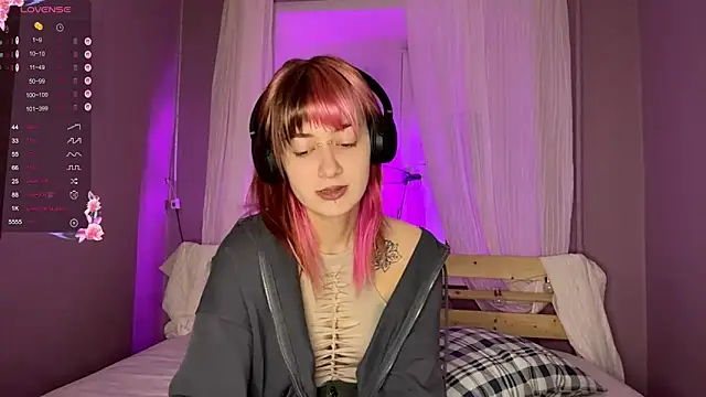 Dina Cams online show from March 2026 04:42:01 PM