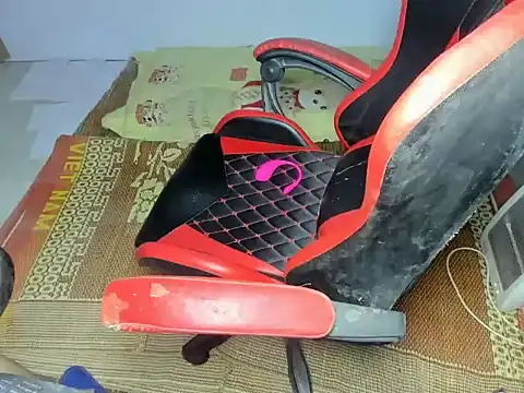 Tinaly18 online show from March 2026 01:38:02 PM