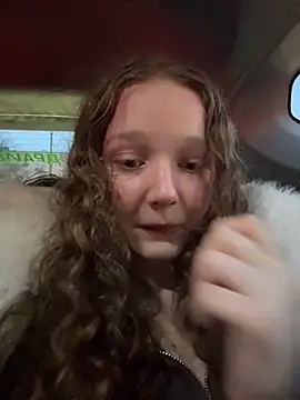 Snapshot of outside_rosy chatting on March 2026 03:41:01 PM outside rosy online show from March 2026 03:41:01 PM