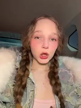 Snapshot of outside_rosy chatting on March 2026 04:13:01 PM outside rosy online show from March 2026 04:13:01 PM